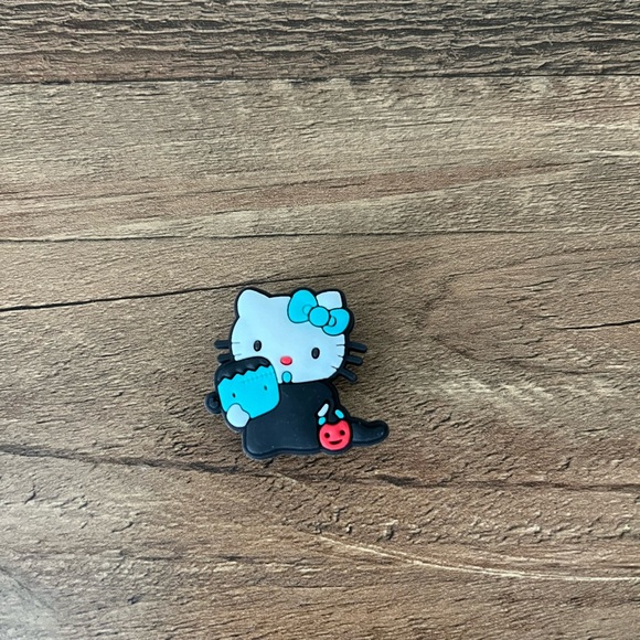 ✨Shoe Charms✨Hello Kitty Inspired Charms✨Shoe “Jibittz”✨ - Picture 5 of 9